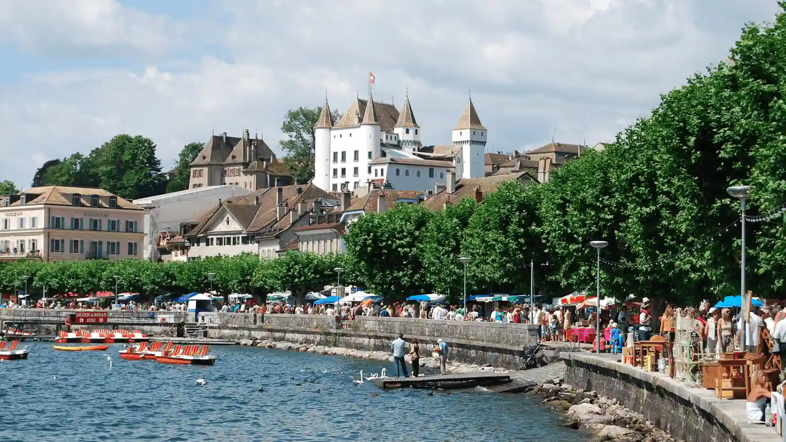 Find treasures in flea markets